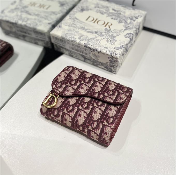 2025228Y 210P182142142